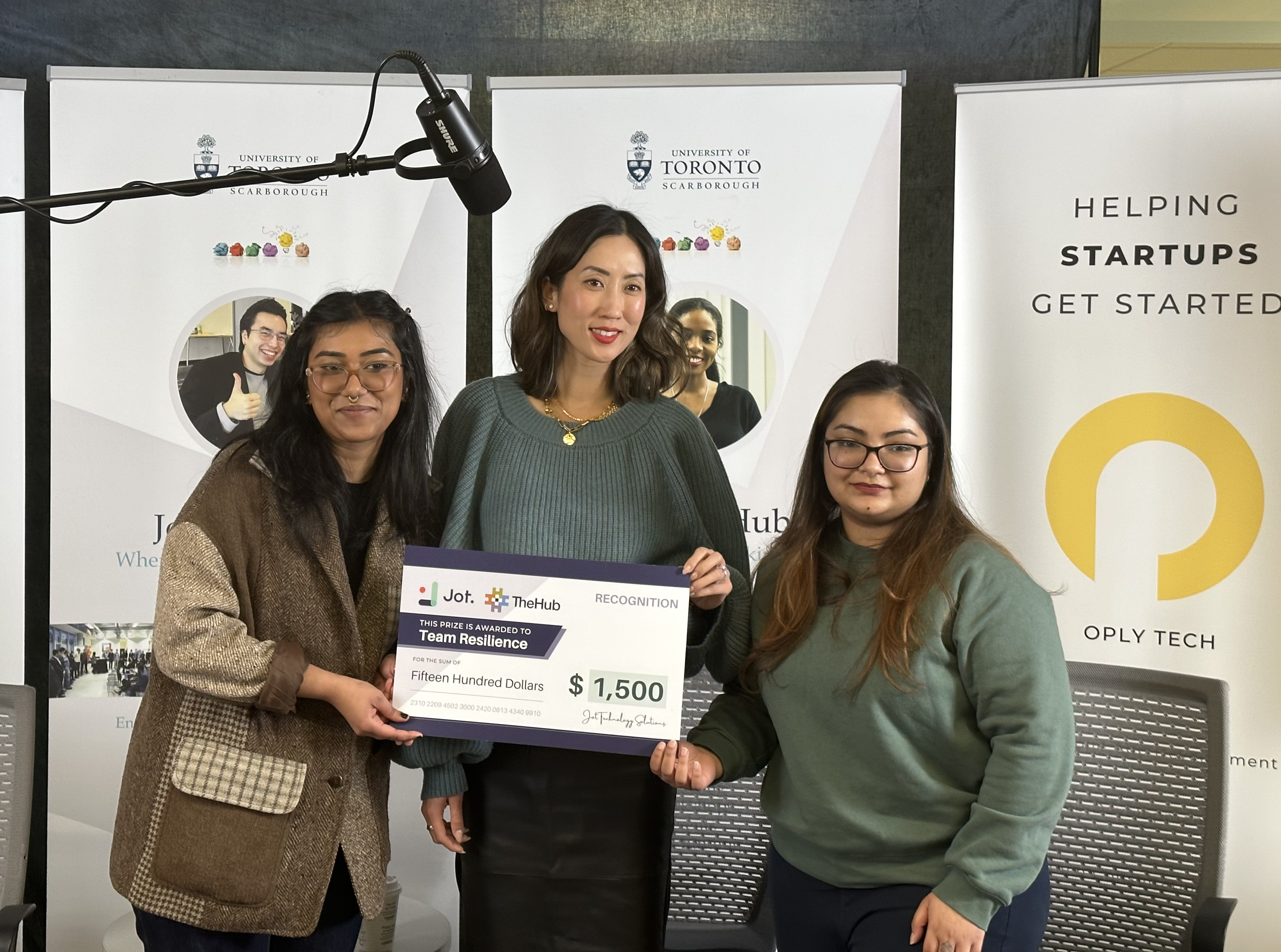 Neurokin team winning Team Resilience Award at Mental Health and Innovation